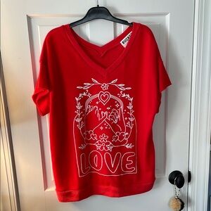 ADORABLE NWOT 'Bucket List' Red LOVE oversized top t-shirt sweatshirt S ♥️